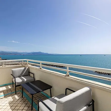 Sublime 2 Bedroom Flat, Terrace Sea View - *
